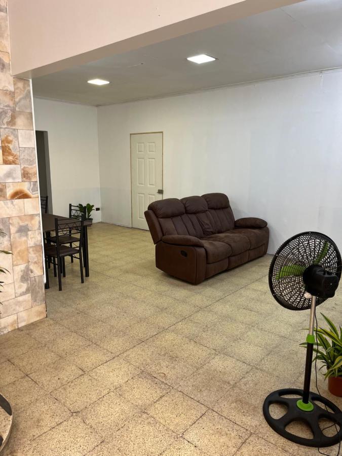 El Parque Bed And Breakfast Alajuela Exterior photo